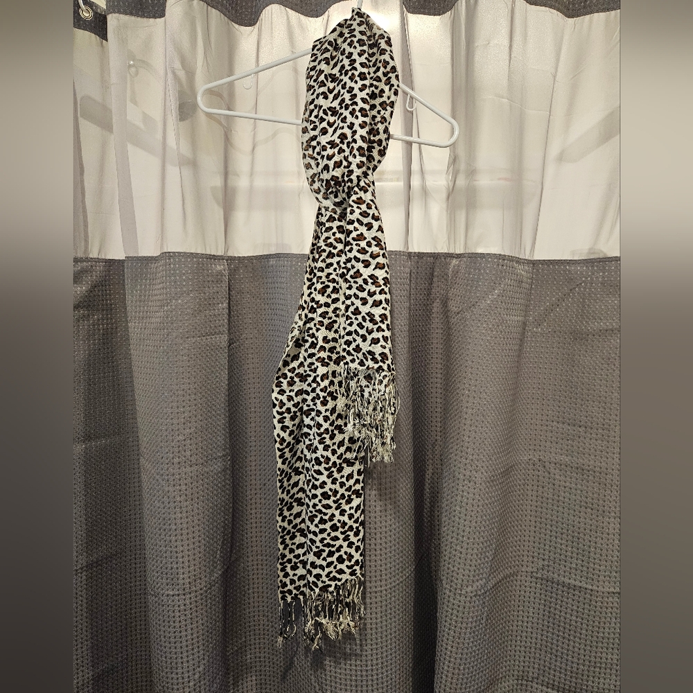 NWOT Women's Pashmina/Wrap